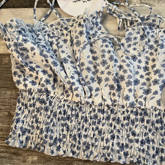 Floral Blue Smocked Women's Crop Top - Picture 4 of 6